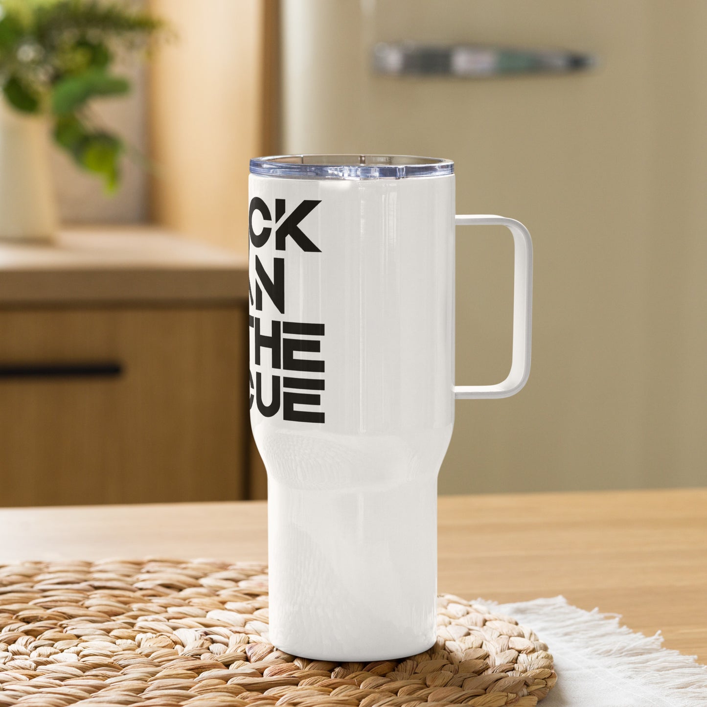 Travel mug with a handle